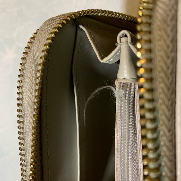 Small Light Grey Wallet - Picture 11 of 14